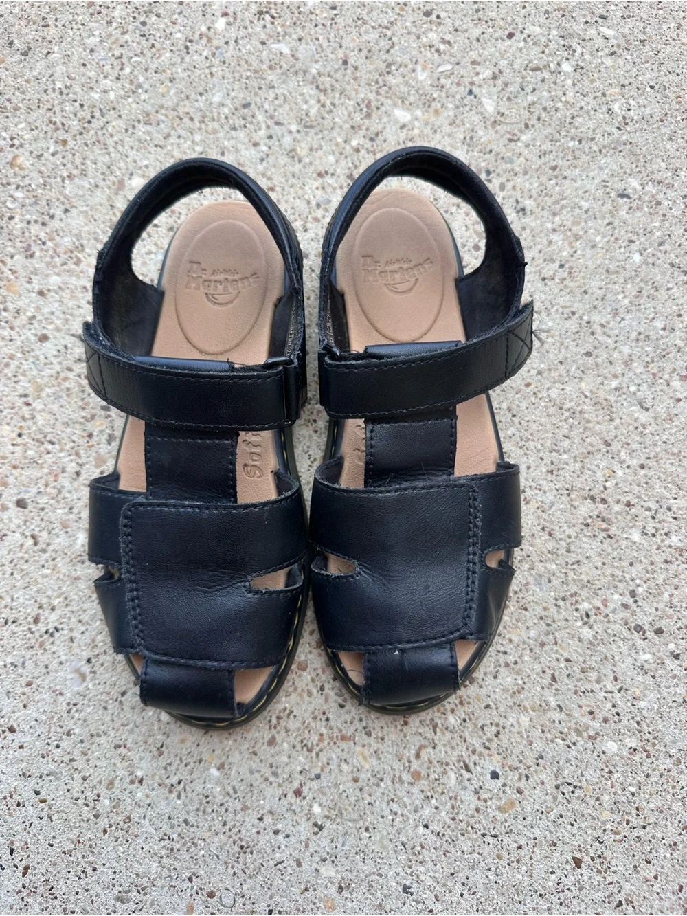 Dr. Martens Moby II J Sandals Doc Martens Black / Used Children’s Size 5 (A9)